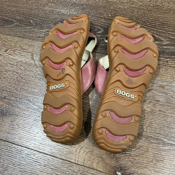 Bogs sandals maroon size 10.5 - Picture 6 of 8